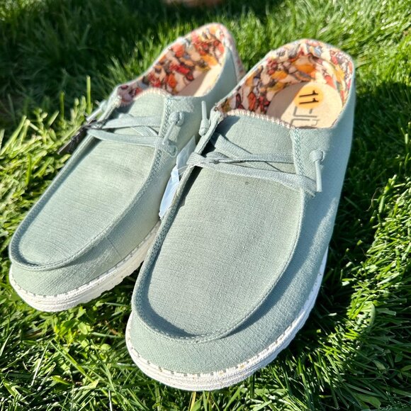 HEY DUDE Size 11 Wendy Cotton Canvas Elastic UltraLIGHT EVA Outsole Deck Boat Sh - Picture 15 of 15